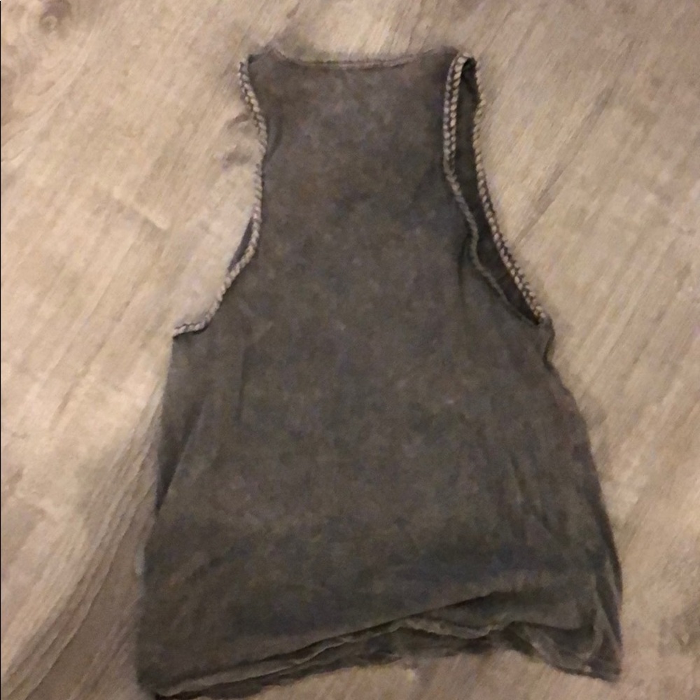 Razor Back Top - Picture 2 of 3